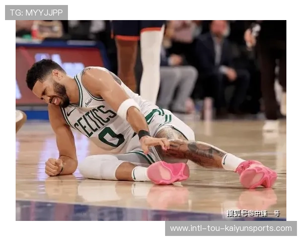 年薪5413万,打5场又伤了,NBA最脆的超巨!3方史诗级交易亏大了,nba史上的超级巨星 年薪5413万,打5场又伤了,NBA最脆的超巨!3方史诗级交易亏大了,nba史上的超级巨星