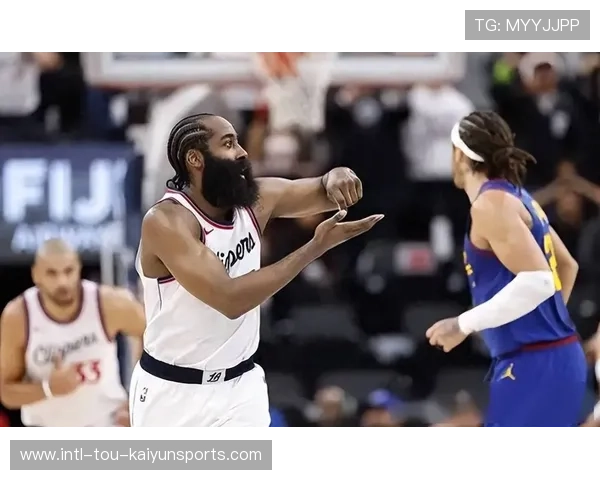 球迷热议快船表现不佳，泰伦卢下课呼声渐高，泰伦卢快船图片